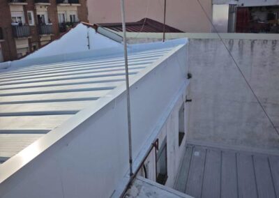 Remates laterales alero tejado panel sandwich