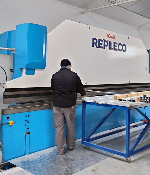 empresa fabricación remates y perfiles sanitarios frigoríficos